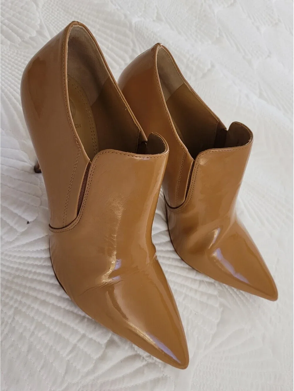 Tori Burch Georgina Ankle Bootie Sz 9 Tan Patent Leather Pointy Toe Minimalist